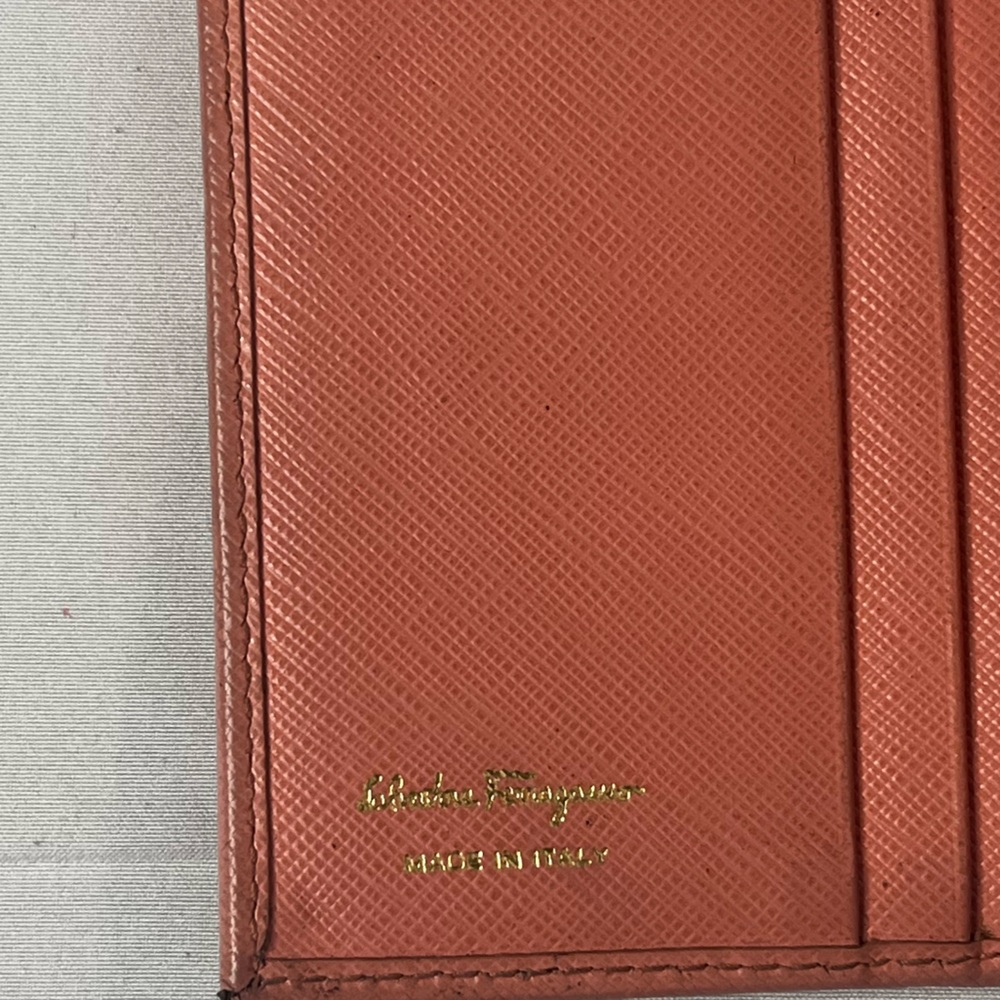 Ferragamo blush pink wallet - Picture 5 of 8